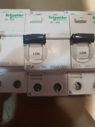 Diferenciales Schneider Electric