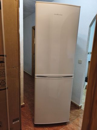 Frigorífico 1 puerta con congelador