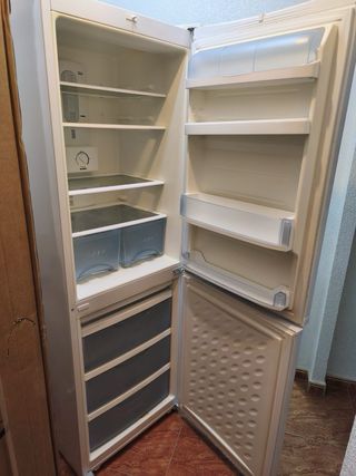 Frigorífico 1 puerta con congelador
