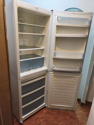 Frigorífico 1 puerta con congelador