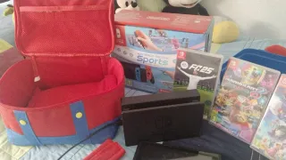 Nintendo Switch con giochi e controller