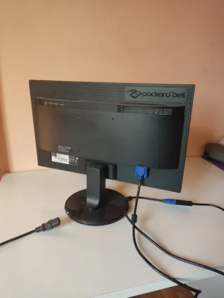 Monitor Packard Bell 19 + Adaptador VGA