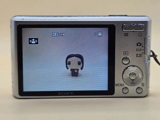 Cámara Digital Sony Cyber-shot 14.1MP Plata