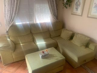 Sofá Chaise Longue Verde + 2 taburetes +mesita
