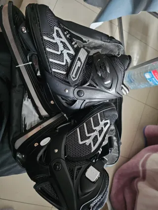 Patines de hielo negros