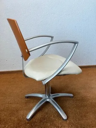 Silla giratoria de peluquería madera y metal