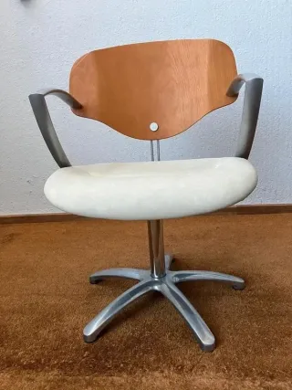 Silla giratoria de peluquería madera y metal