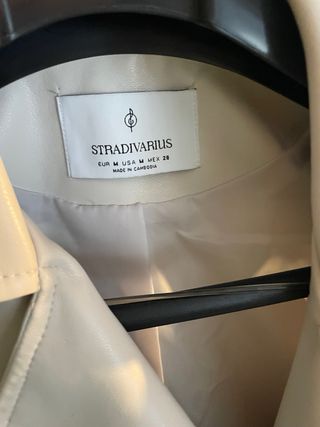 Chaleco cuero Stradivarius beige Talla M