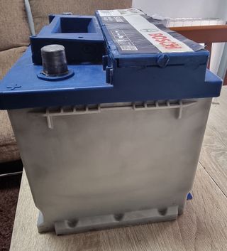 Batería Bosch S4 008 680A 74Ah 12V (No Funciona)
