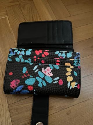 Cartera Desigual floral negra usada