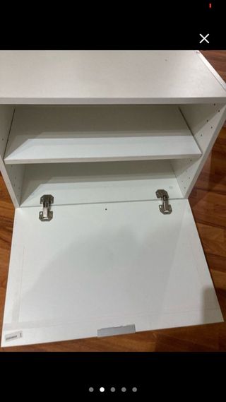 Cómoda blanca de madera como nueva