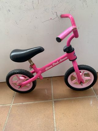Bicicleta sin pedales rosa Chicco