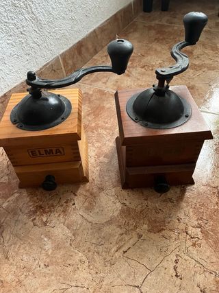 2 Antichi Macinini da Caffè Elma in Legno