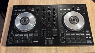 Controladora Profesional DJ Pioneer DDJ-SB3 Negra