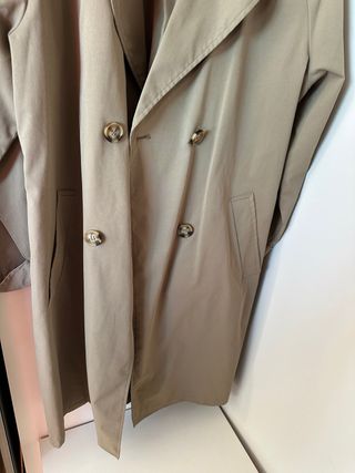 Gabardina verde, elegante e ideal