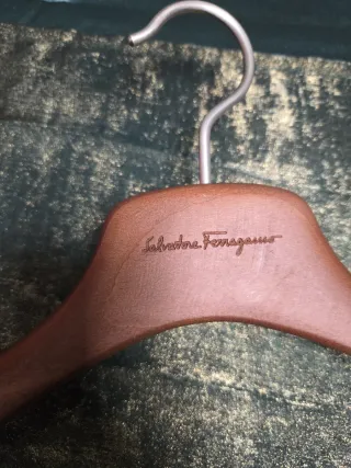 Grucce Salvatore Ferragamo legno e metallo