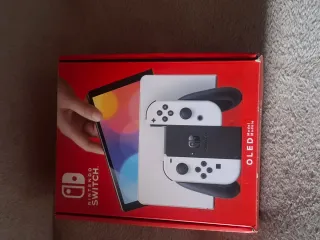 Nintendo Switch OLED Bianca + Giochi