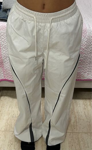 Pantalones blancos anchos