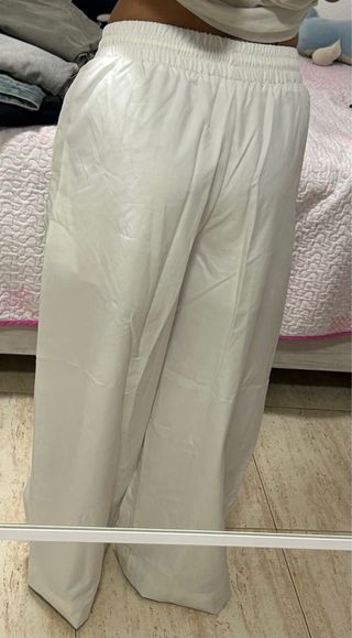 Pantalones blancos anchos