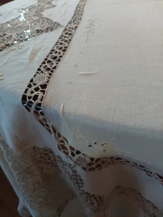 Tovaglia di lino e pizzo di Burano