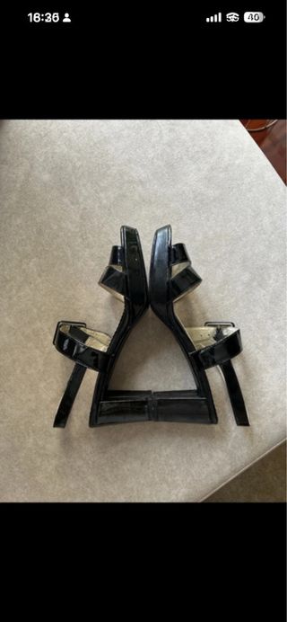 Sandalias fiesta Cortefiel negras