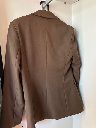 Americana Elegante Marrón Stradivarius