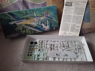 Maqueta FUJIMI 1/72 C-13 SPITFIRE FR Mk.14E RAF