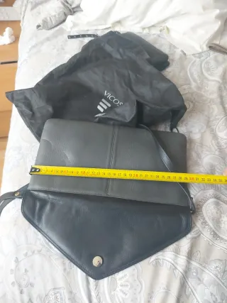 Bolso sobre de piel Vicosta Negro y Gris