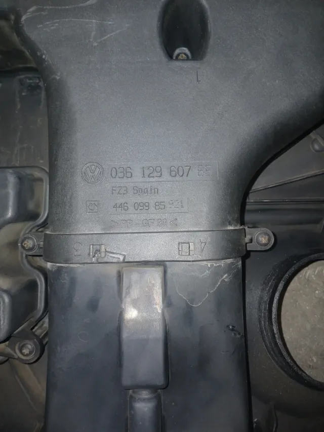 Tapa Motor VW Golf 1.6 Gasolina