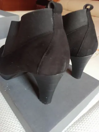 Zapatos abotinados de ante