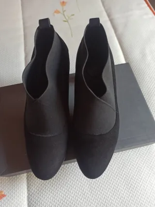 Zapatos abotinados de ante