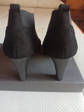 Zapatos abotinados de ante