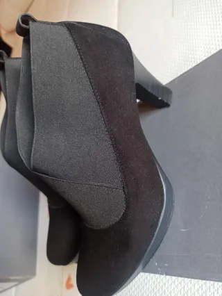 Zapatos abotinados de ante