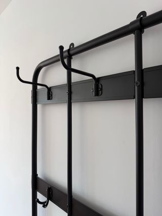 Perchero Metálico con Banco Negro