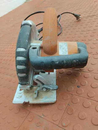 Sierra Circular Kenston 1600W