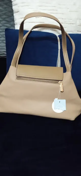 Bolso de hombro beige nuevo