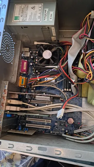 Ordenador sobremesa. Intel Pentium 4