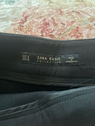 Falda negra con perlas