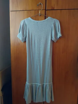 Vestido plateado brillante MANGO talla M