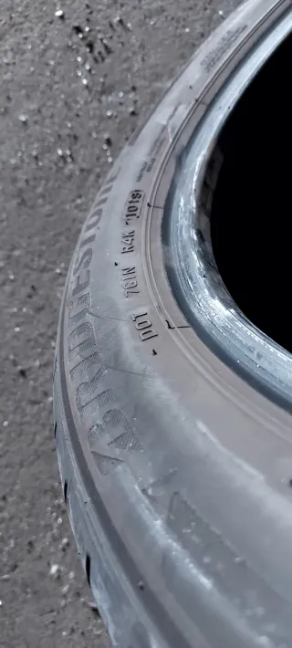 225/50 R18 99W