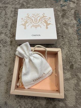 Caixa e bolsa para joias OMNIA