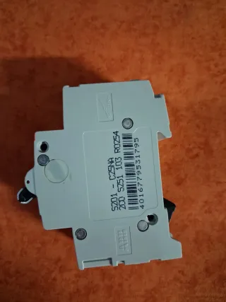 Interruptor magnetotermico ABB C25