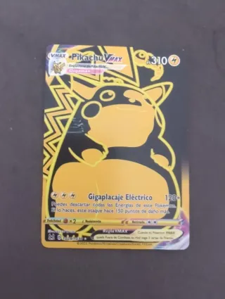 Carta Pokémon Pikachu VMAX Gigamax