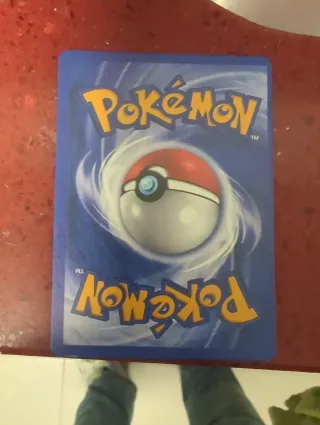 Carta Pokémon Pikachu VMAX Gigamax