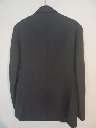 Completo uomo elegante nero