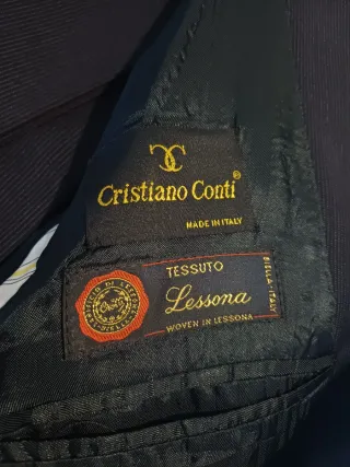 Completo uomo elegante nero