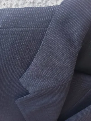 Completo uomo elegante nero