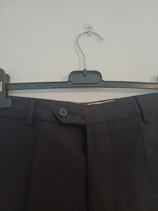 Completo uomo elegante nero