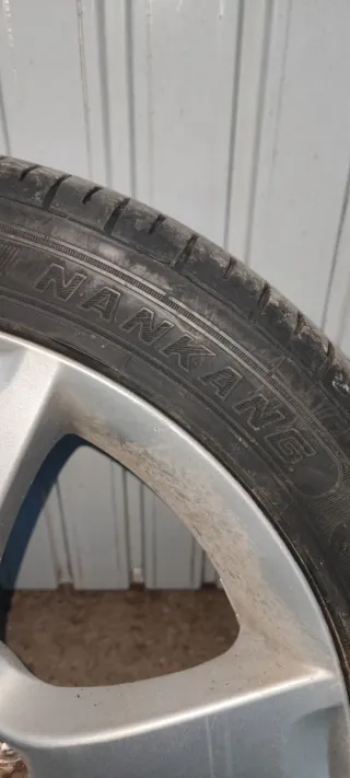 4 Llantas de aleación 17 con neumáticos 225/45 R17