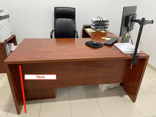 Mesa de despacho y auxiliar